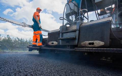 В Кирове асфальт будет укладывать новая техника