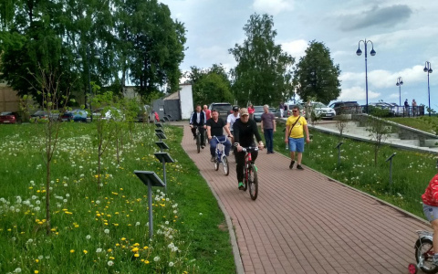 Фото дня: глава администрации Илья Шульгин с замами патрулируют на велосипедах