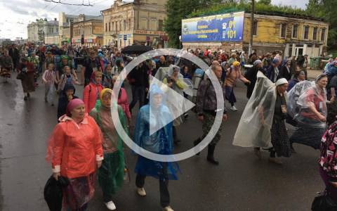 Фоторепортаж: паломники отправились в Великорецкий крестный ход