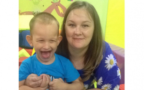 Мама особенного ребенка: «Из множества диагнозов ребенок больше всего страдает из-за отсутствия речи»