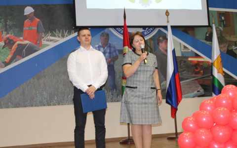 "Без активности жителей мы бы не смогли отстоять 4 дороги": кировские депутаты о связи жителей и власти