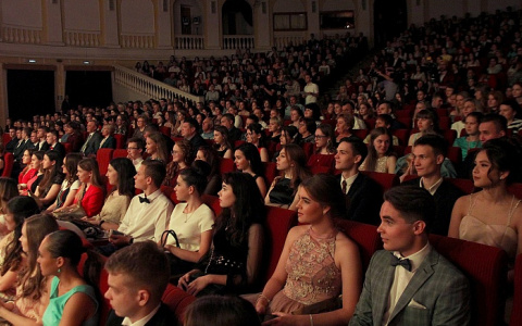 Стало известно, сколько в Кировской области золотых медалистов