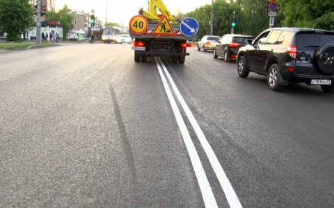 В Кирове наносят пластиковую разметку
