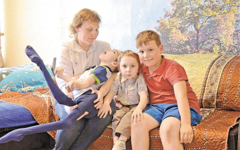 "Не помню дня, чтобы я ходила куда-то, кроме магазина или больницы": история мамы с особенными детьми