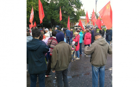 На третий митинг против "Марадыковского" пришло в три раза меньше человек