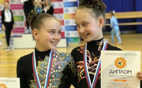 Спортсменки из Кирова покорили мировой чемпионат по воздушно-силовой акробатике