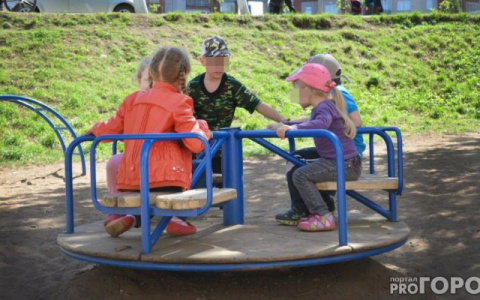 Жительница Кировской области погасила долги по алиментам, и ей вернули детей