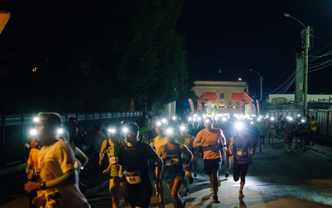 В Кирове более 300 человек ночью пробежали по исторической части города