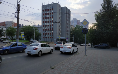 Известно, почему закрыли знак на Преображенской, запрещающий поворот налево на Дерендяева