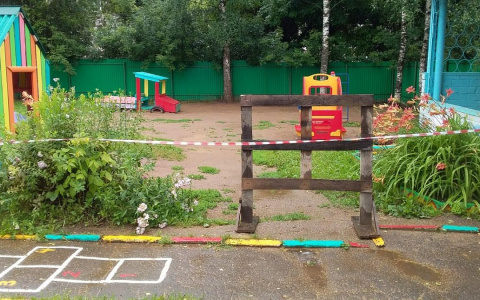 Кировские мамы бьют тревогу из-за обвала грунта на территории детсада