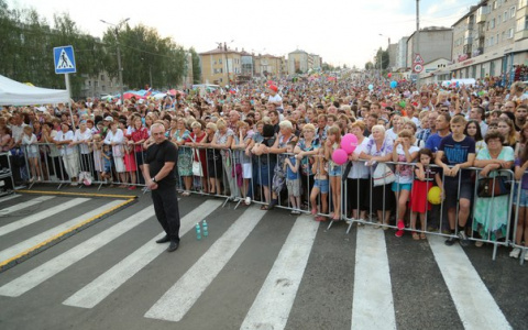 Турниры, концертная программа, фейерверк: в Радужном отметят День микрорайона
