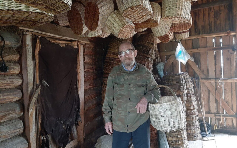 Пенсионер из Кирова 2000 часов плел корзины, а заказчик его обманул