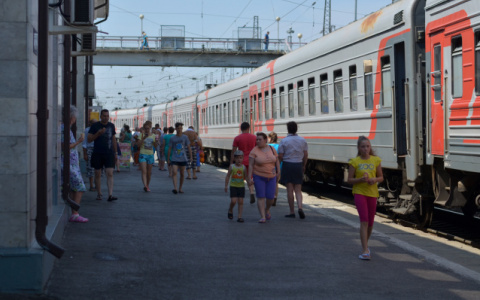 Из-за неполадок в Ростовской области задержали поезд "Адлер - Киров"