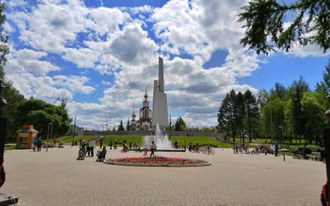 Два квадроцикла и "Инфинити": на что потратили деньги от продажи земли в парке Победы