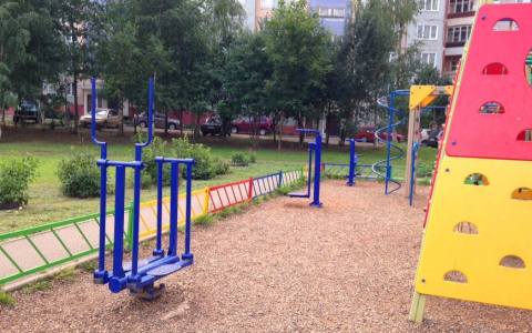 В Кирове готовят к открытию пять детских площадок