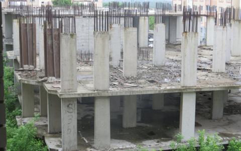 Кировская строительная фирма будет срочно достраивать школу в Коми