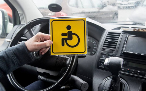 Впервые в Кировской области будут учить на права инвалидов