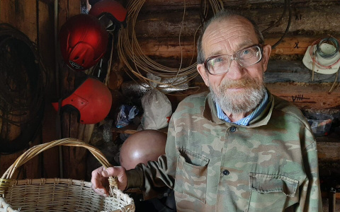 «Телефон разрывается»: обманутый дедушка из Субботихи после публикации смог продать все корзины для грибов