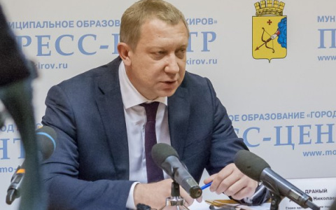 Экс-глава администрации дал показания в суде против Владимира Быкова