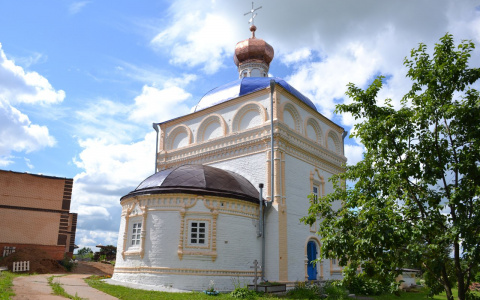В Кировской области восстанавливают самый древний храм