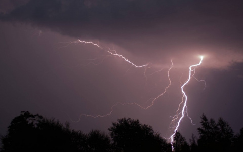 В Кировской области из-за грозового разряда сгорел дом