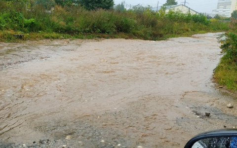 Фоторепортаж из соцсетей: в выходные Киров затопили дожди