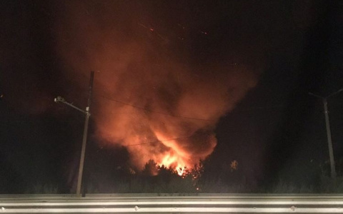 Ночью в Кирове сгорели два автомобиля и мотоцикл