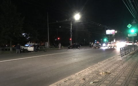 В Кирове столкнулись две «Киа» и «Калина»