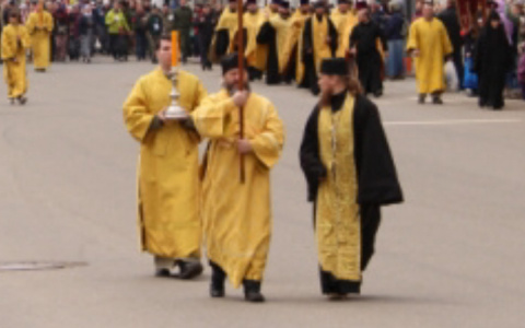 В Кирове из-за крестного хода перекроют сразу несколько улиц