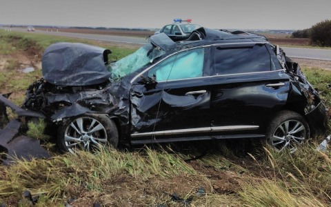 В Кировской области на трассе перевернулась «Инфинити»: погибла женщина