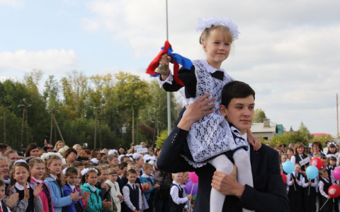 Новая школа в Зуевке распахнула свои двери для 760 учеников