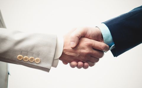 Как правильно оценить устойчивость "своего" банка на рынке?