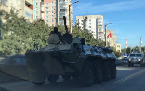 На кировских улицах заметили военную технику