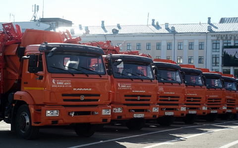 Кировская область получила 18 новых мусоровозов