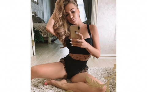 "Какие бедрышки узенькие": звезда "Дома-2" из Кирова выложила пикантные фото