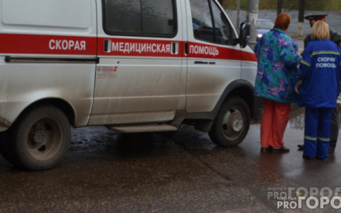 Что обсуждают в Кирове: пьяная бесправница на иномарке и мужчина, который искал наркотики в кустах
