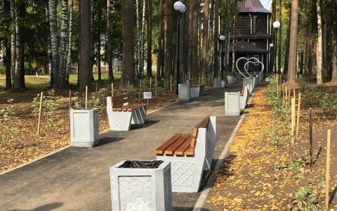 В поселке, где построят "завод-смерти", отремонтировали 14 дворов и сделали сквер