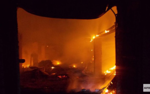 Двух жителей области будут судить за поджог кафе и предприятия