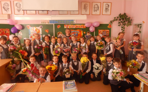 "Ученик обещал платить мне пенсию, когда станет президентом": история учителя начальных классов