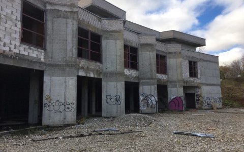 В Кирове недострой в овраге Засора продают