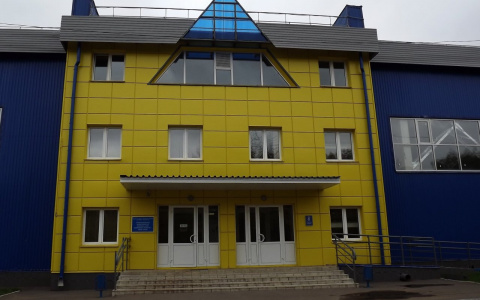 Дети тренируются на лестницах: в спортивной школе в Кирове не могут поделить помещение