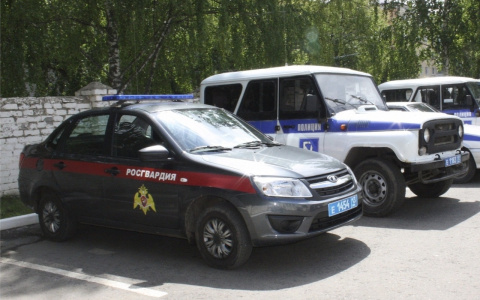 В Кировской области женщину, подозреваемую в мошенничестве, задержали прямо на улице