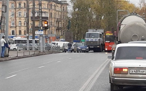 Ежедневные пробки и ДТП: для площади Лепсе проектируют кольцевую развязку