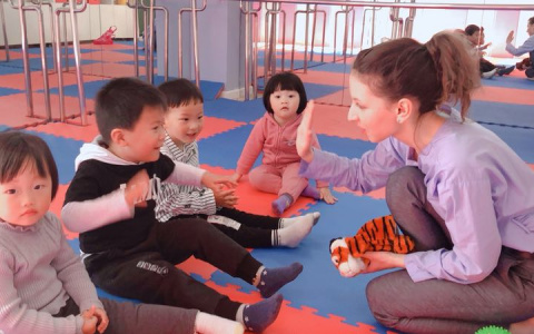 «Дети учатся даже в метро»: кировчанка о работе учителем в Китае