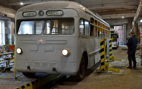 В Кирове вернули к жизни единственный сохранившийся троллейбус 1953 года выпуска