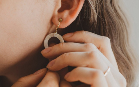 "Немодные серьги спасли в трудный момент": история кировчанки