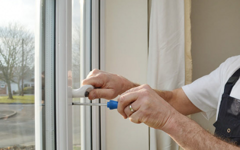 А у ваших пластиковых окон есть талон долгосрочной гарантии?