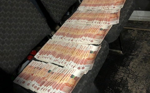 Сотрудники ФСБ задержали мошенника, который за 3 миллиона обещал освободить заключенного