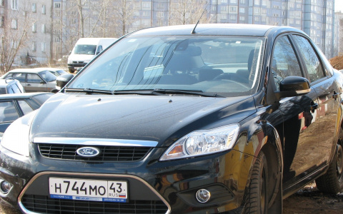 В Кирове из двора угнали иномарку