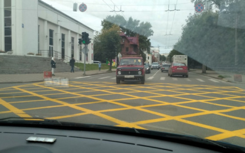 Проверьте себя: 10 простых задач на знание ПДД